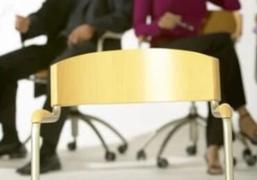 Liderar Cansa, Mas Abandonar o Time Cansa Mais